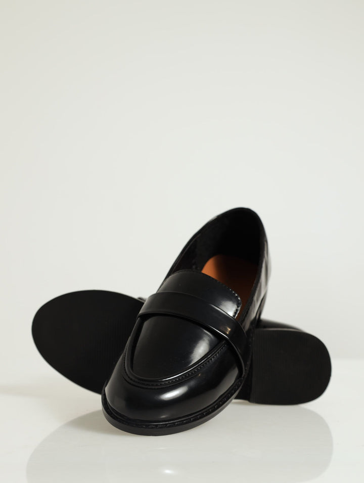Shiny Pu Loafer - Black