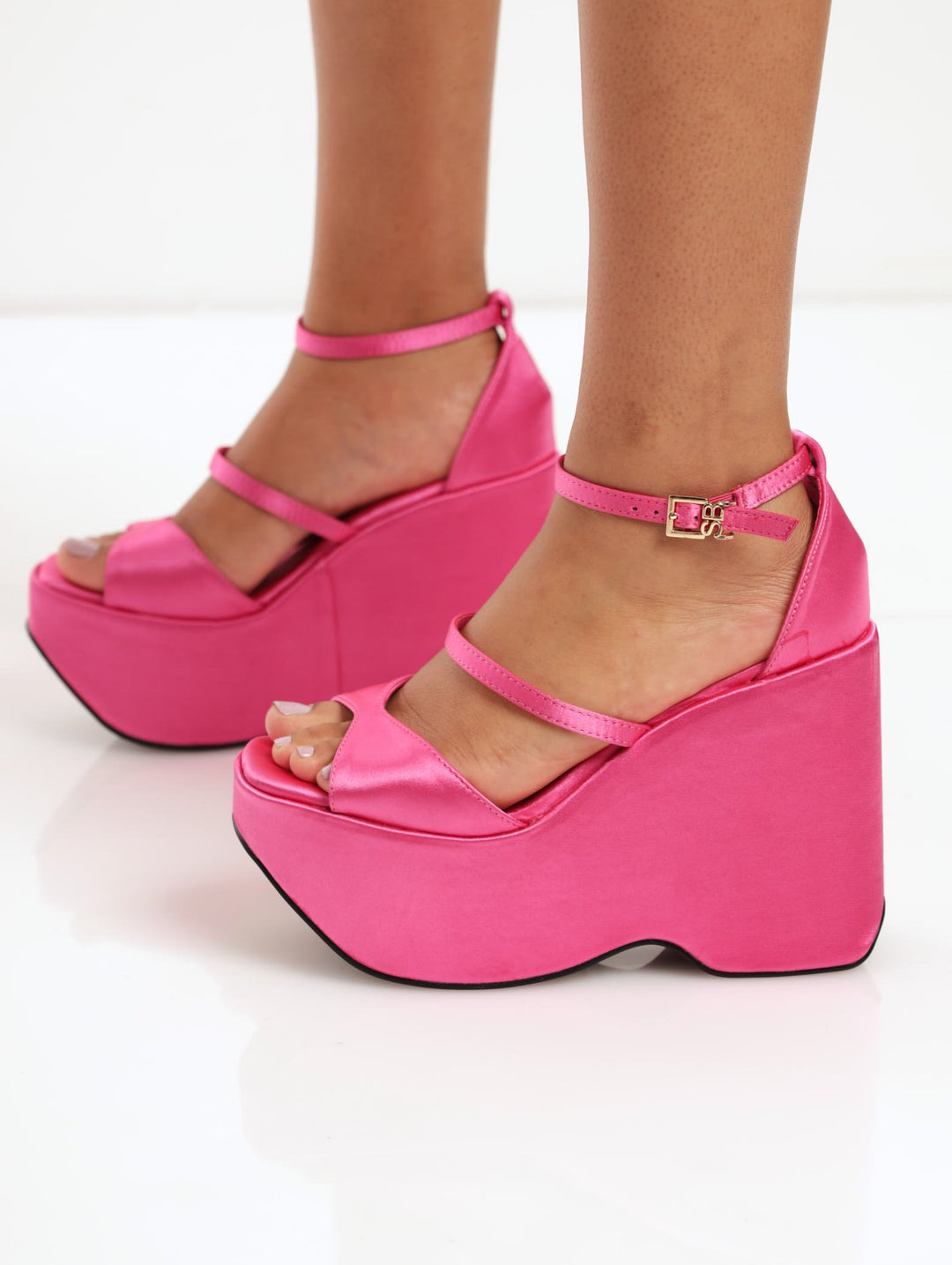 Ladies Platform Wedge With Ankle Strap - Fuchsia