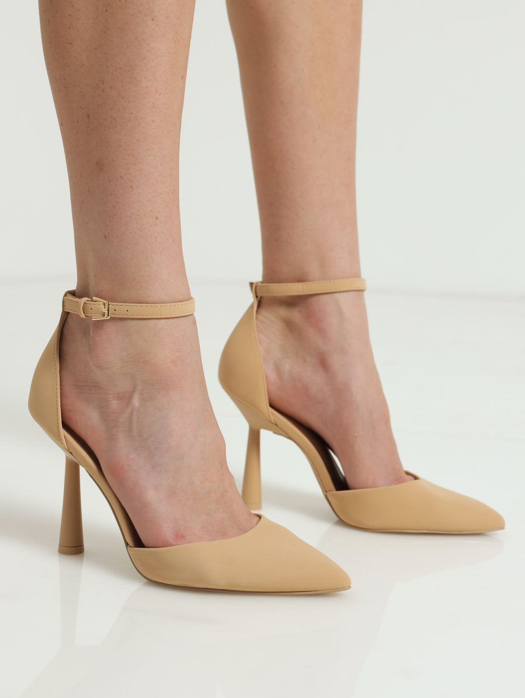 Beatricee Closed Pointy Toe Heel - Bone