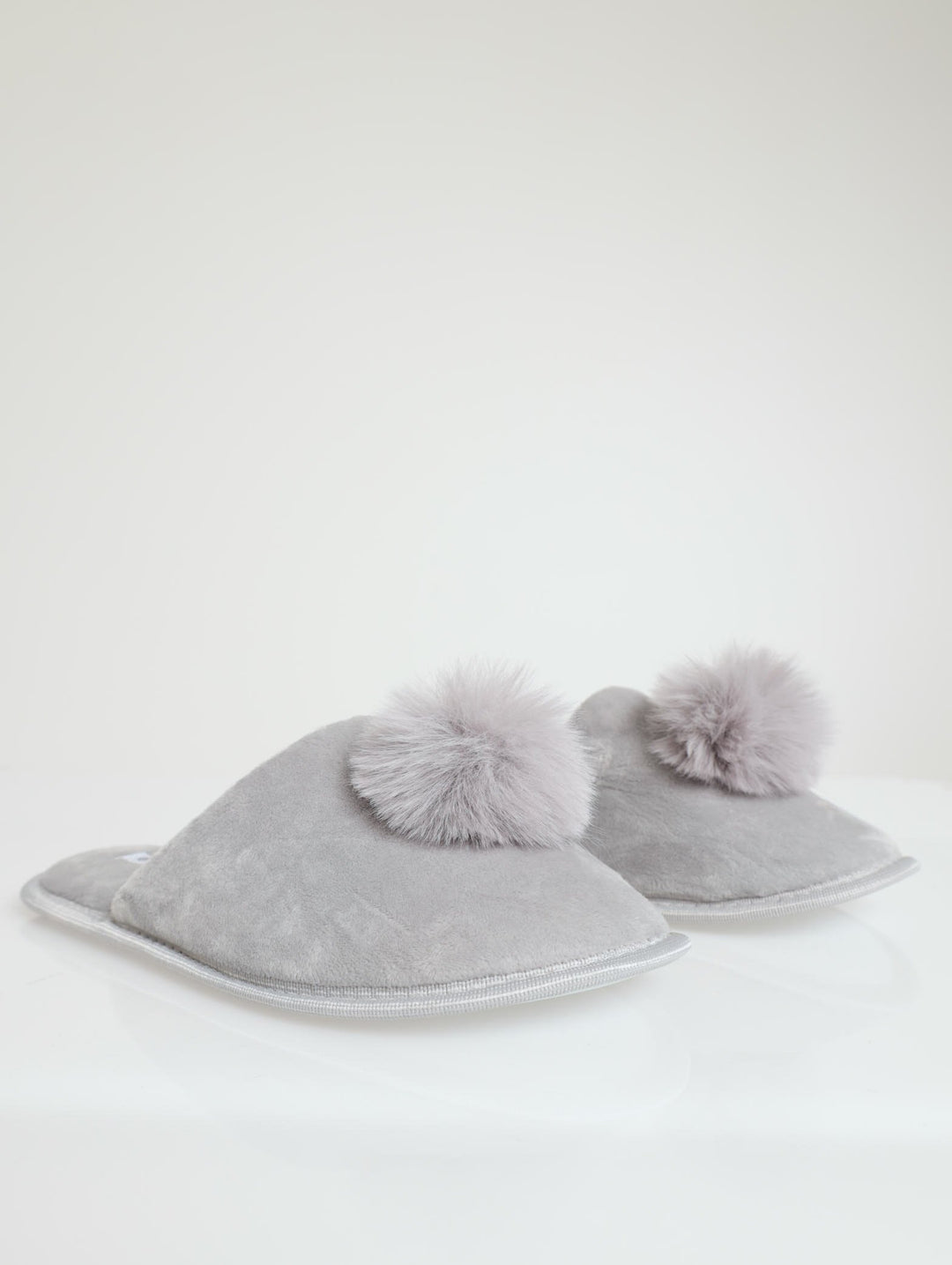 Closed Toe Slipper With Pom Pom - Grey