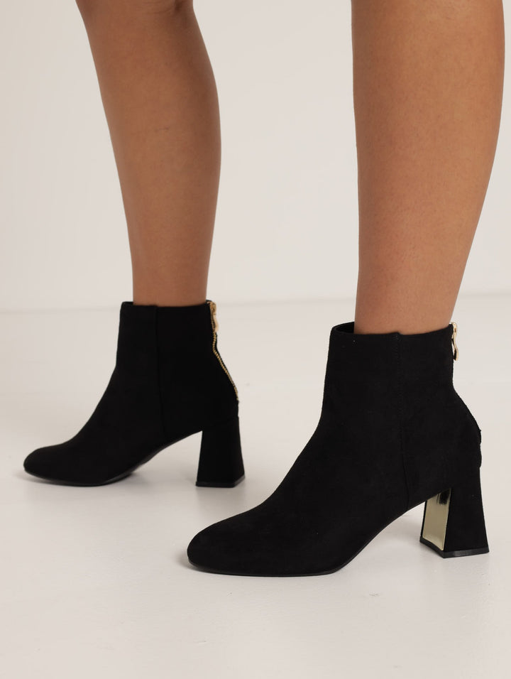 Ankle Boot With Back Zip - Black