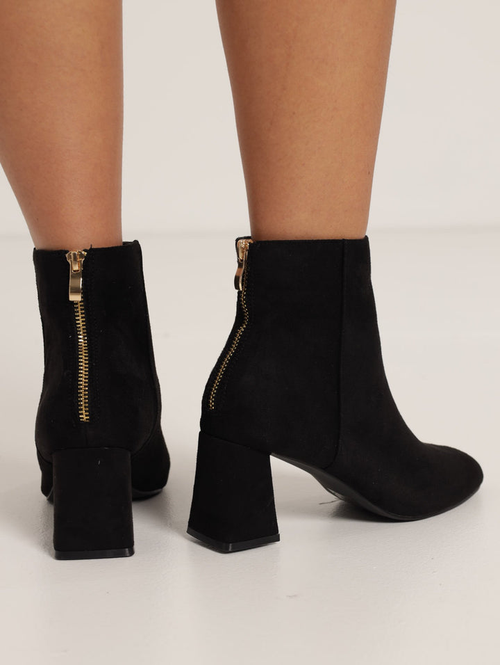 Ankle Boot With Back Zip - Black