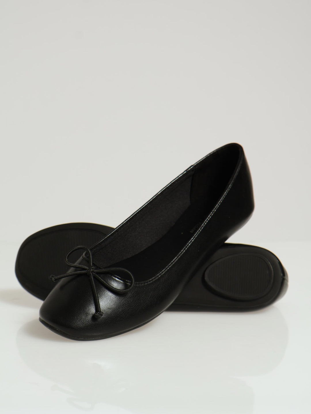Gyzelle Round Toe Pump - Black