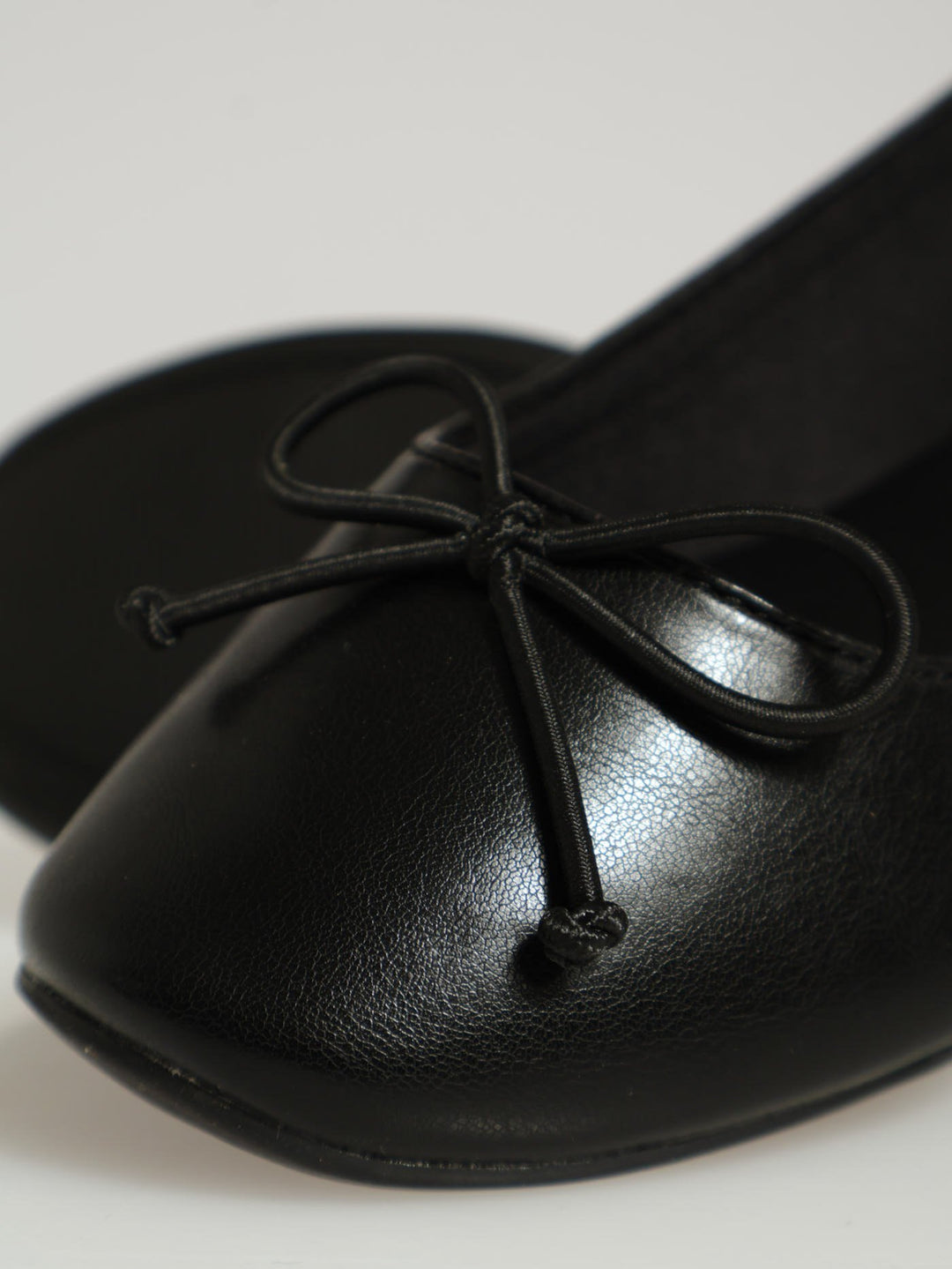 Gyzelle Round Toe Pump - Black