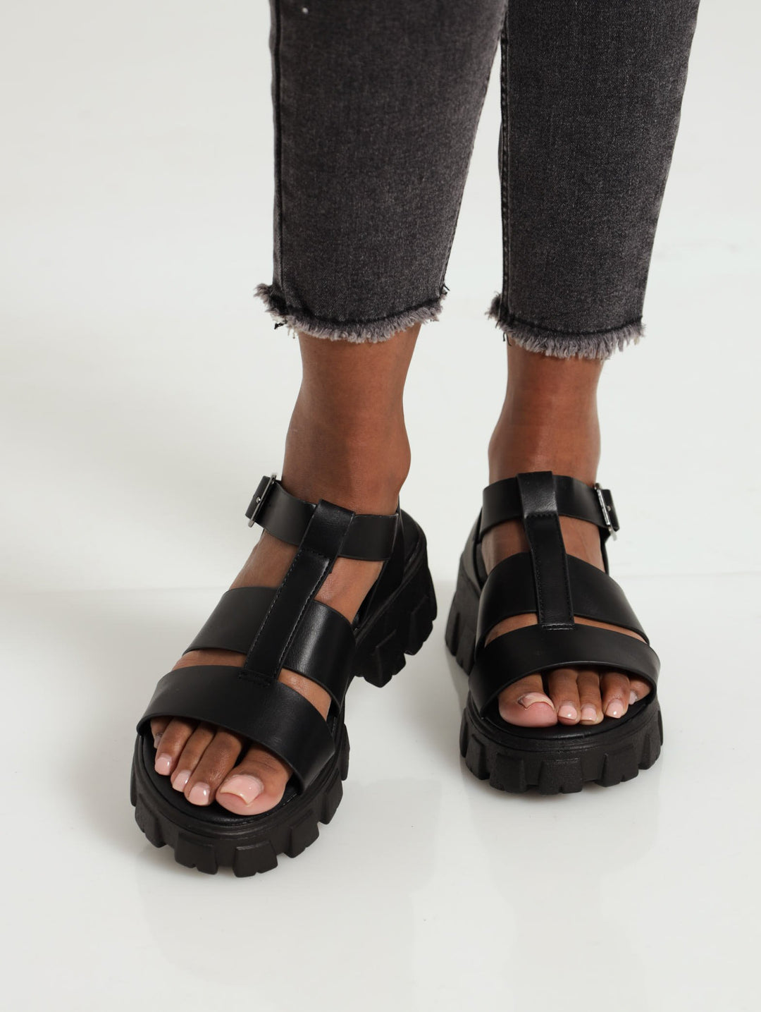 Chunky Thick Strap Sandal - Black