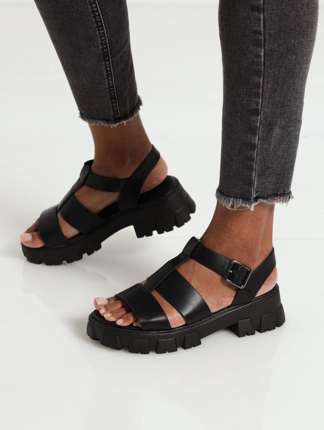 Chunky Thick Strap Sandal - Black