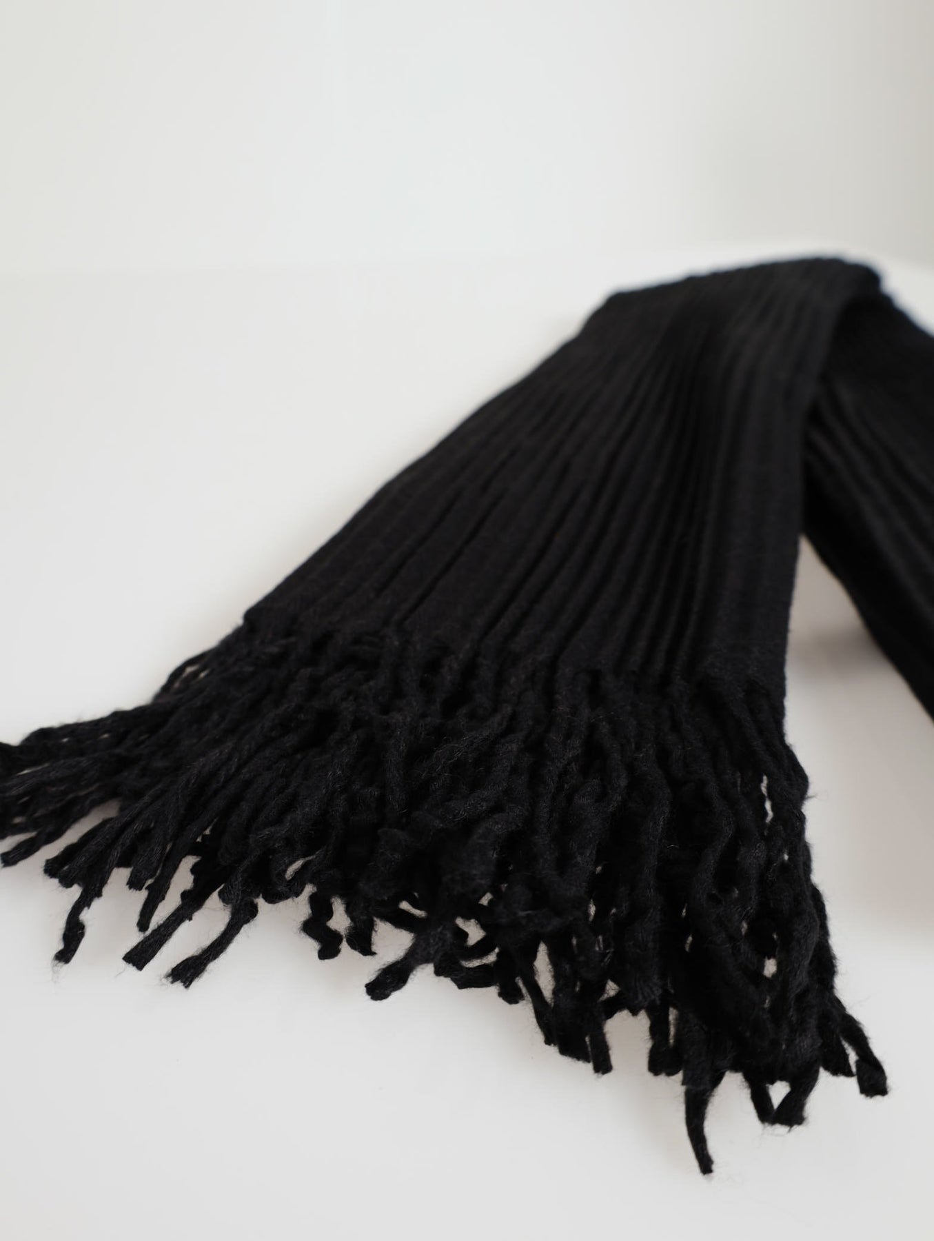 Ladies Pleated Winter Scarf - Black – Edgars
