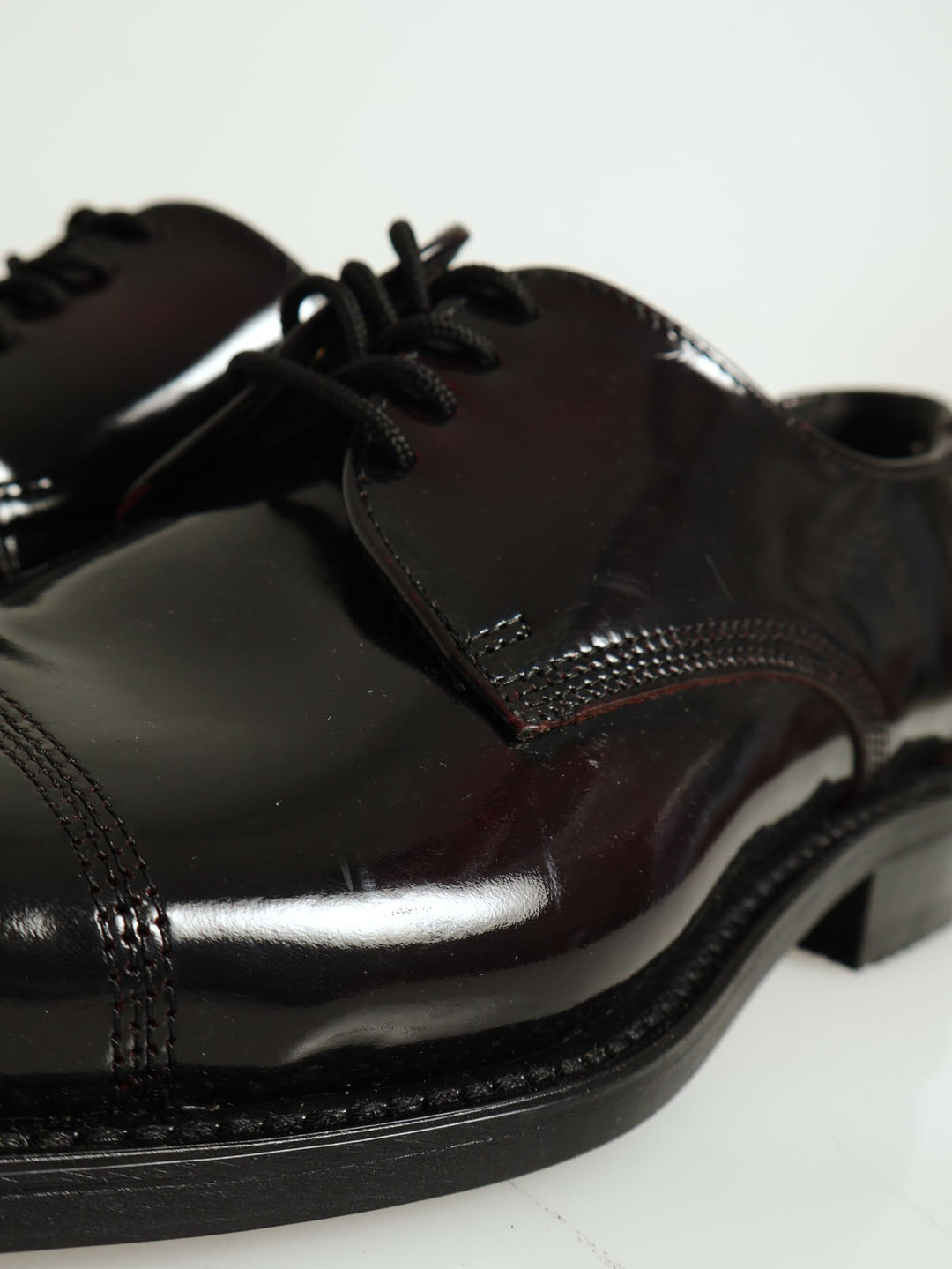 Lace-Up Formal Shoe With Toe Cap - Burgundy