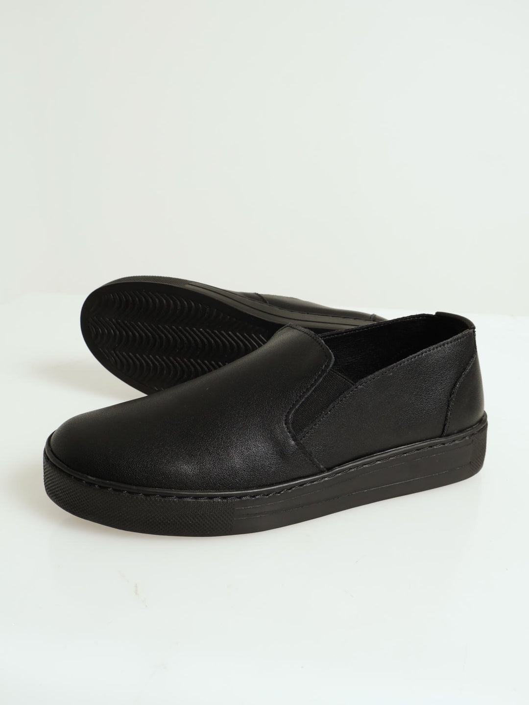 Melissa Side Gusset Bucket Sole Shoe - Black