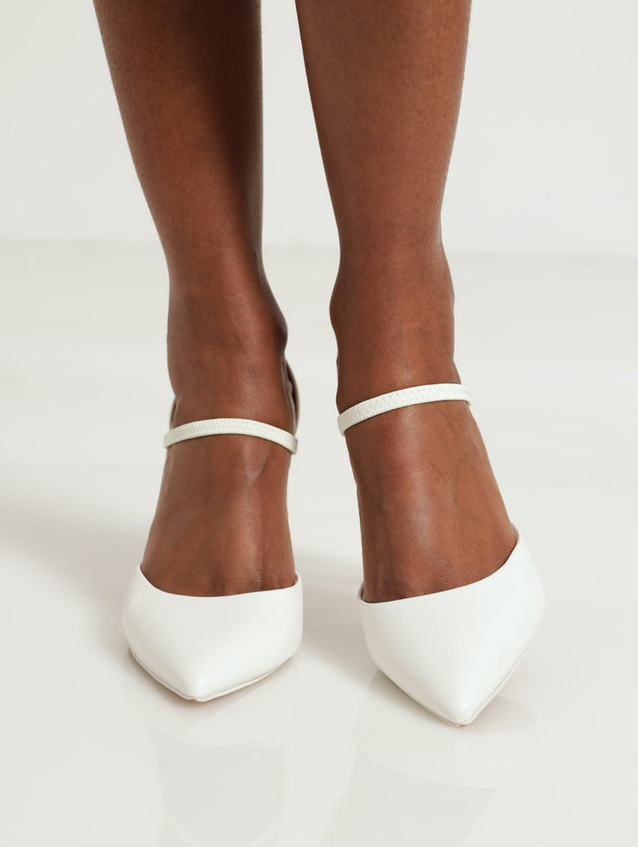 Kalli Pointed Closed Toe Block Heel - White