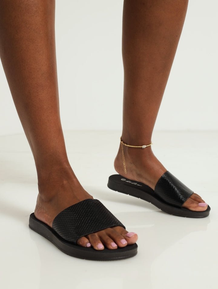Textured Flexi Flat Mule Sandal - Black