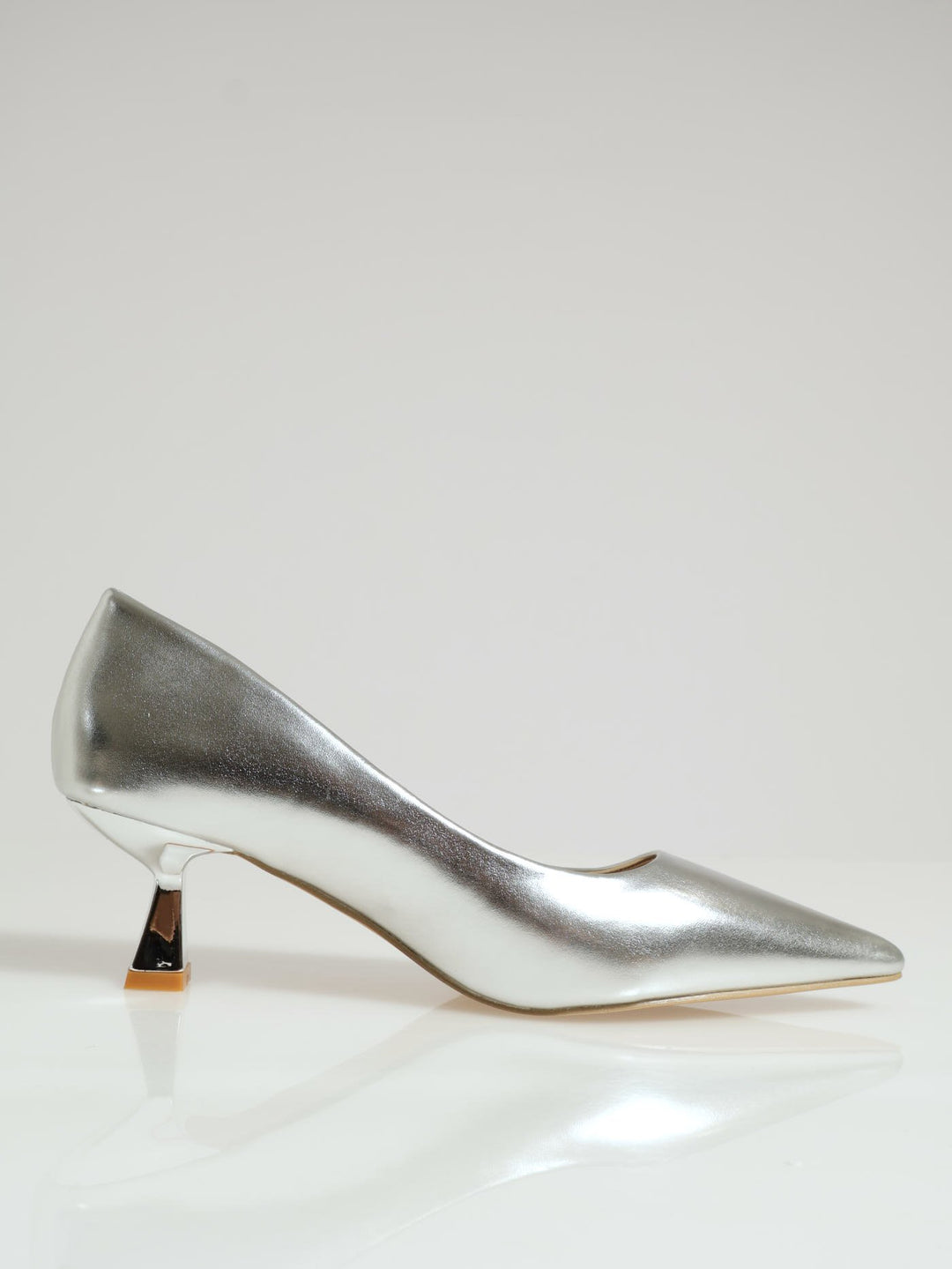 Lo Stiletto Pointy Metallic Full Court Heel - Silver