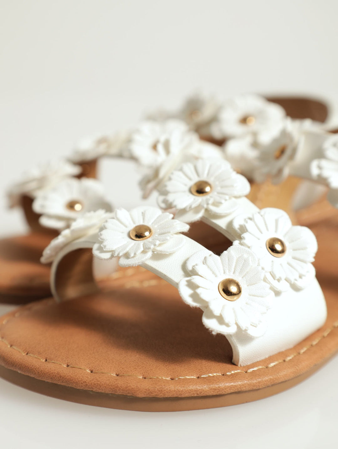 Pre-Girls 3D Flower Sandal - White