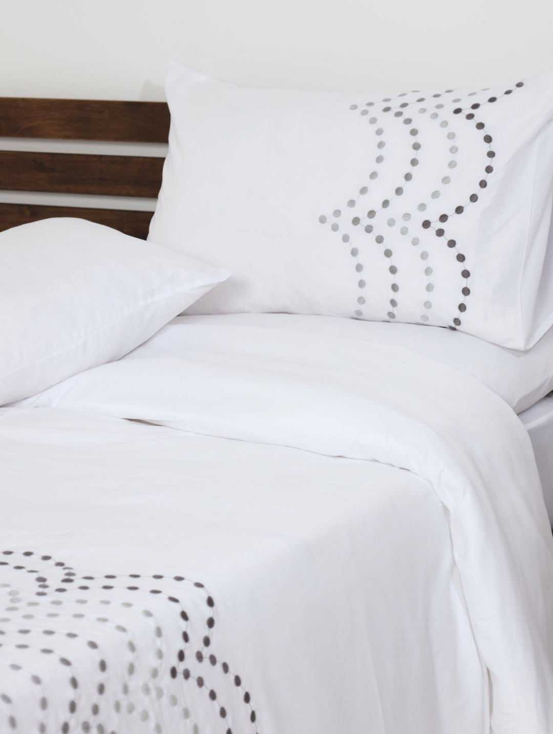 Scalloped Embroidery Duvet Set - Grey