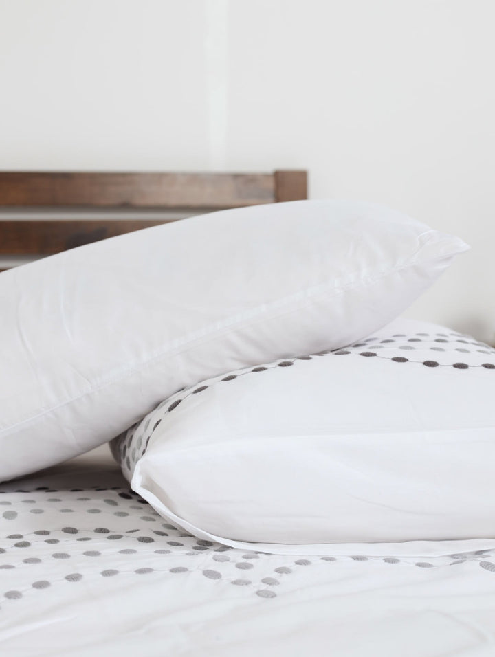 Scalloped Embroidery Duvet Set - Grey