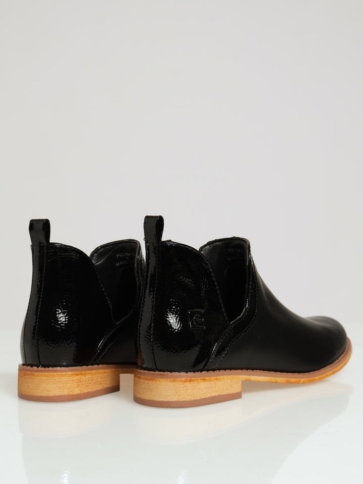 Side Cut Heeled Chelsea Boot - Black