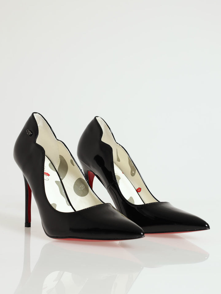 Lola Scallop Edge Court Heel - Black