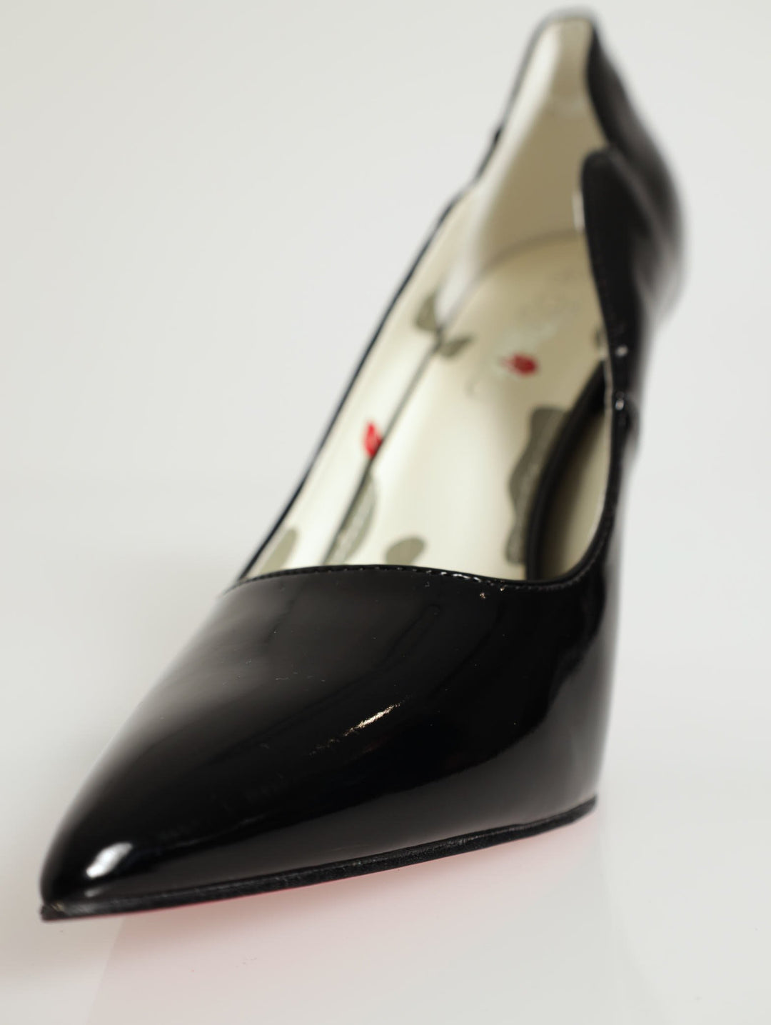 Lola Scallop Edge Court Heel - Black