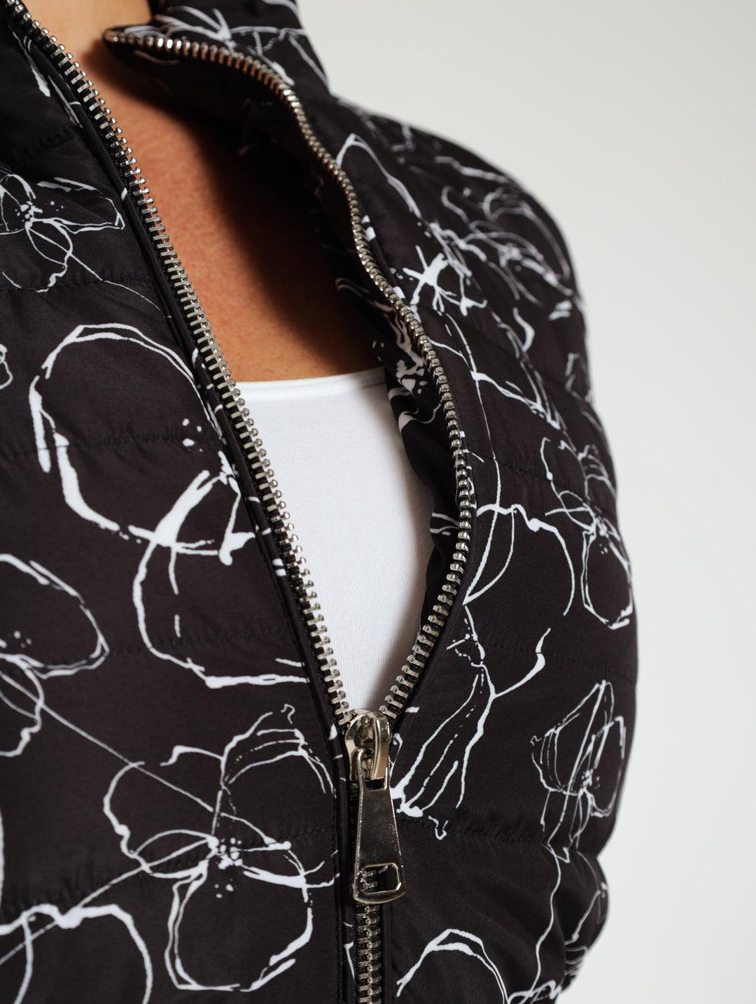 Printed Puffer Jacket - Black