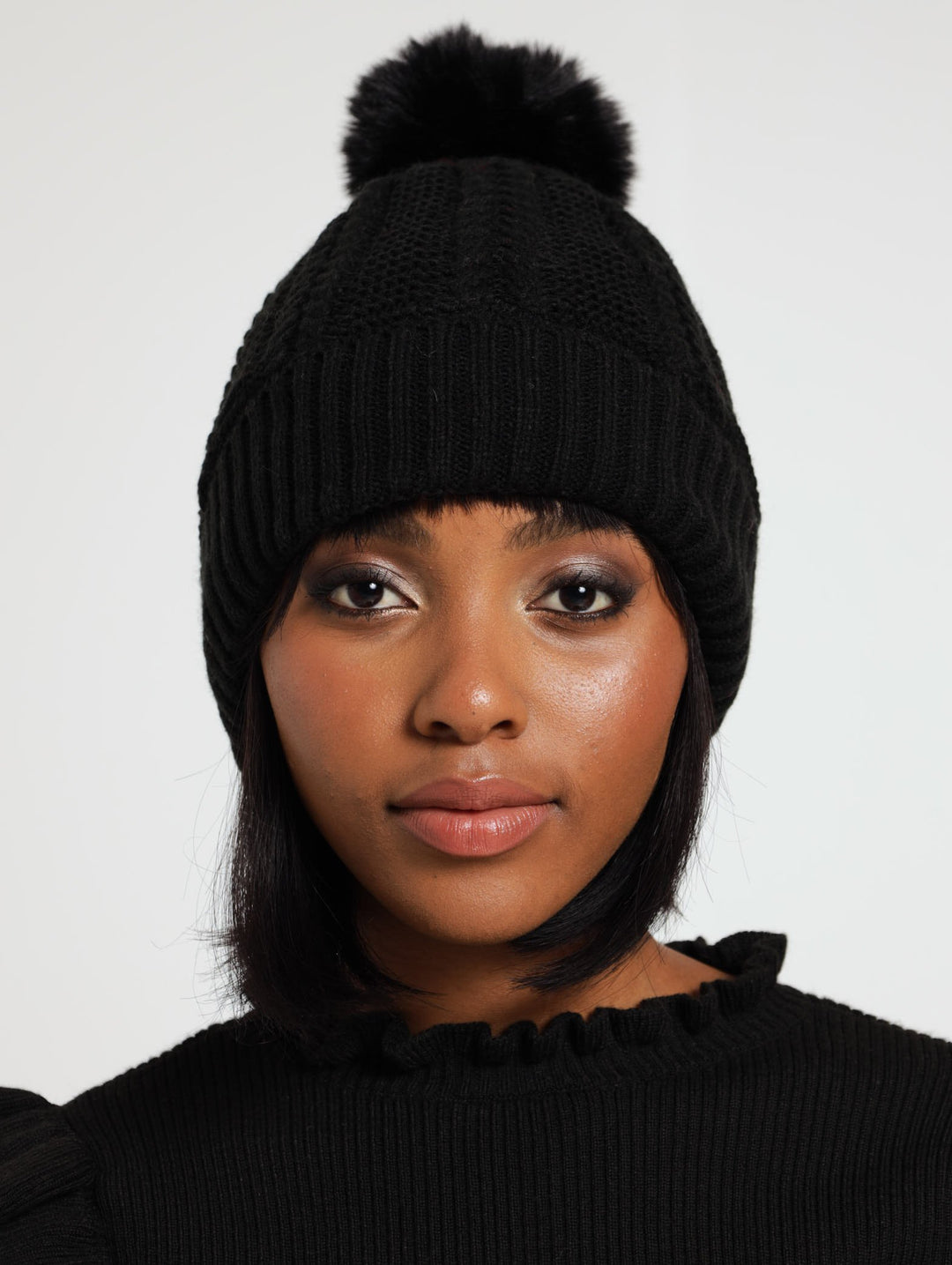 Knitted Turn Up Pompom Beanie - Black