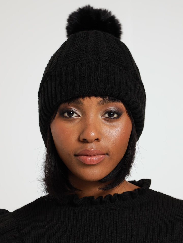 Knitted Turn Up Pompom Beanie - Black