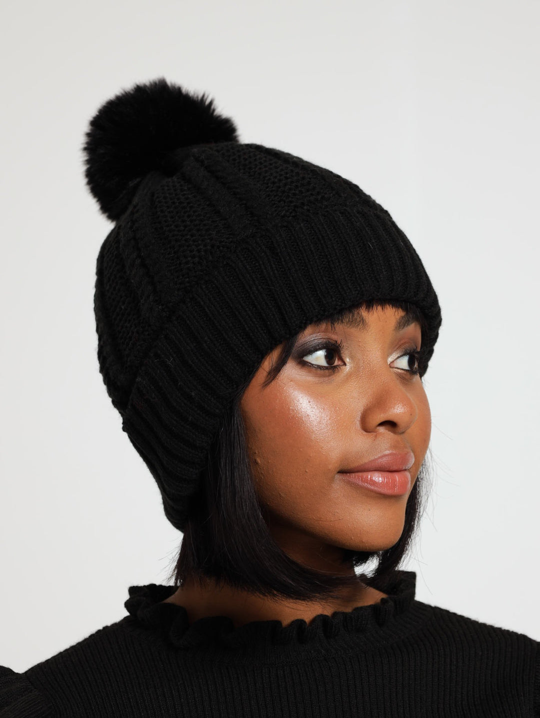 Knitted Turn Up Pompom Beanie - Black