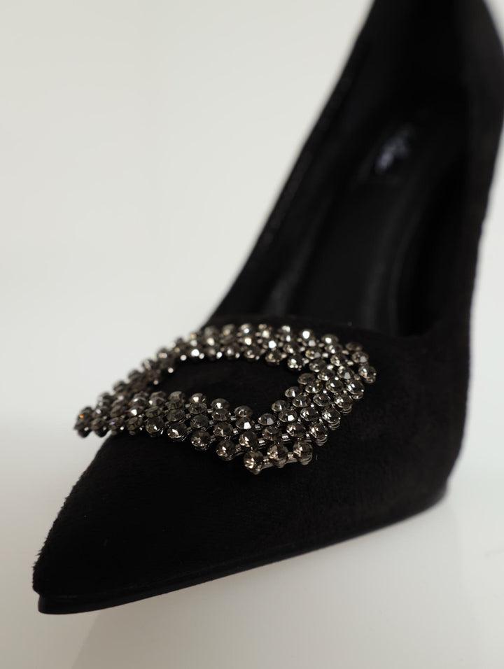 Pointed Court Heel With Brooch - Black