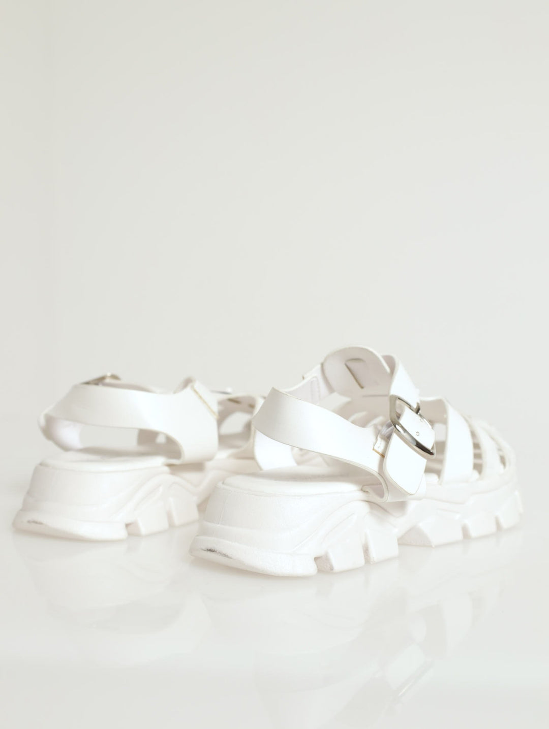Girls Caged Fisherman Sandal - White