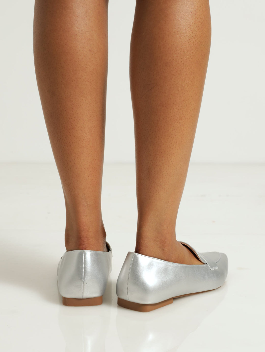 Pointy Plain Metallic Loafer - Silver