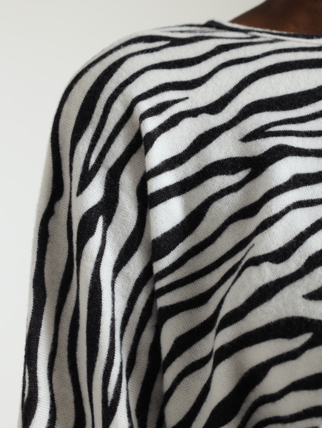 3/4 Sleeve Dolman Top - Black/White