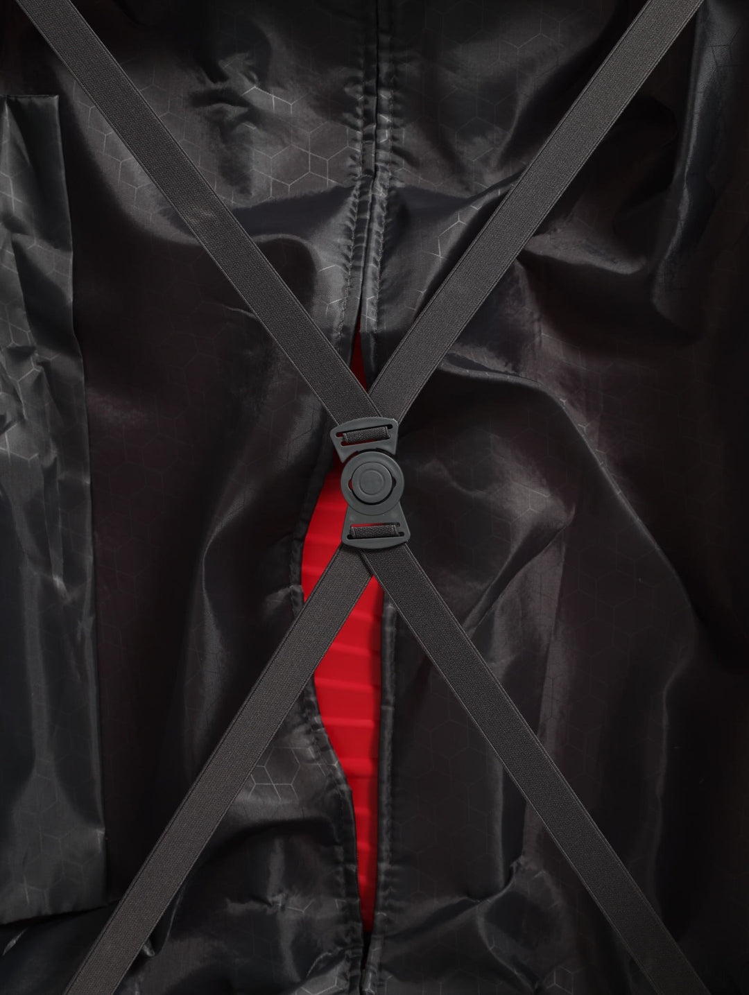 28'PC Montpellier Hard Case Luggage - Red