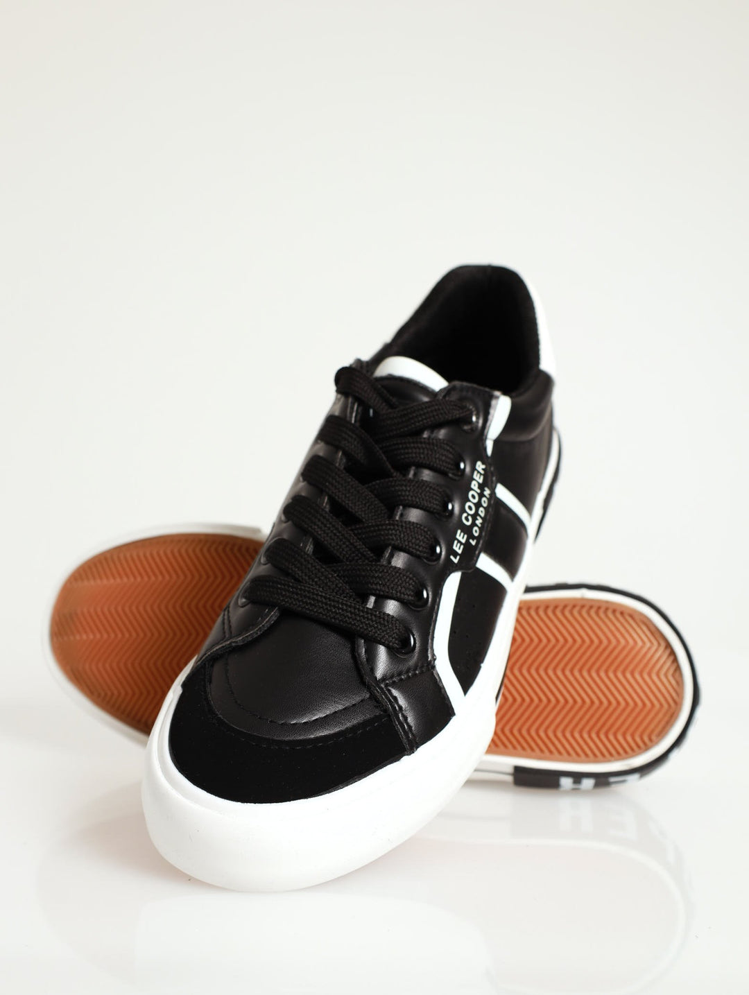 Valentine Low Cut Lace-Up Sneaker - Black/White