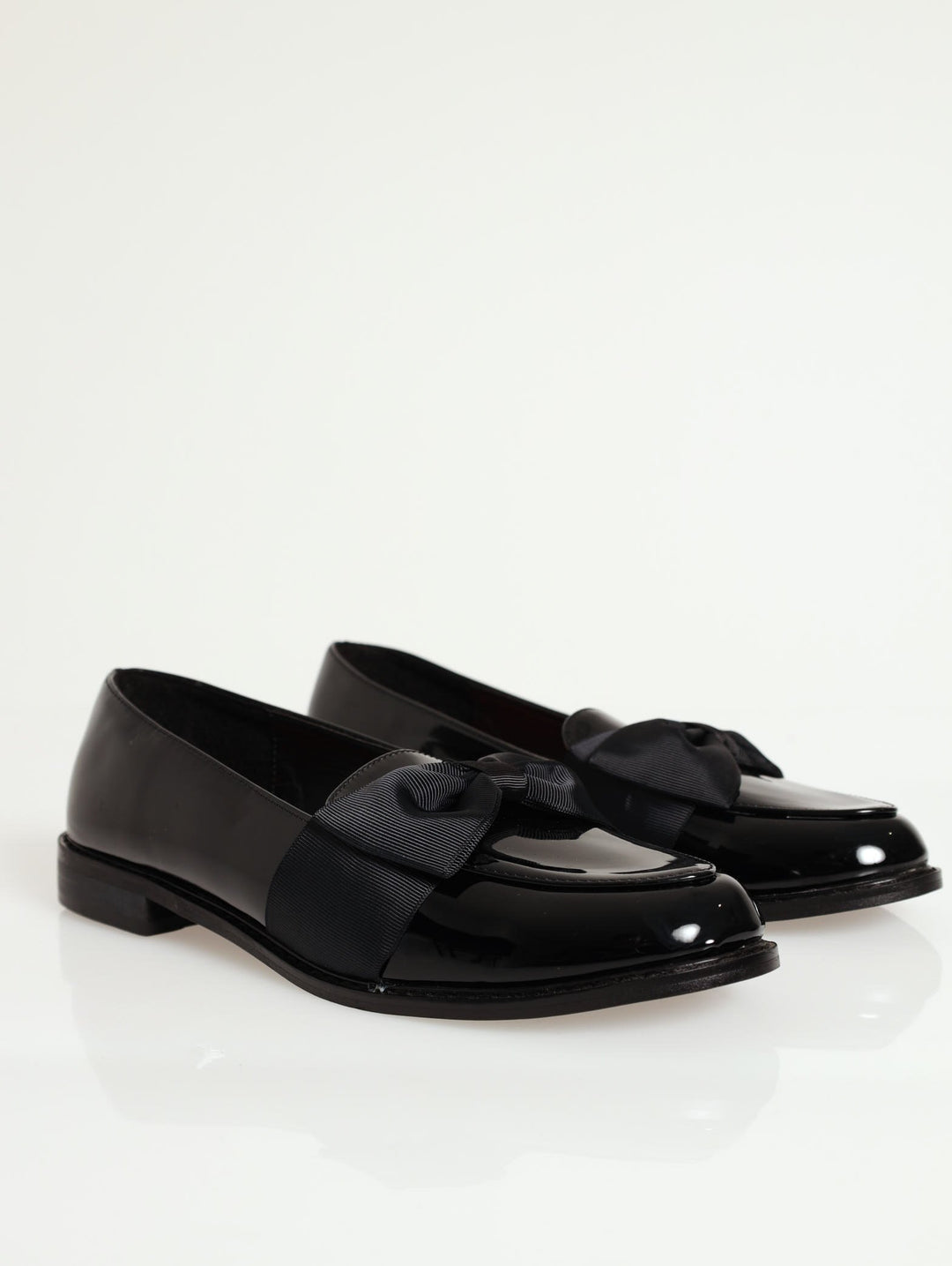 Loafer With Updated Petersham Bow - Black