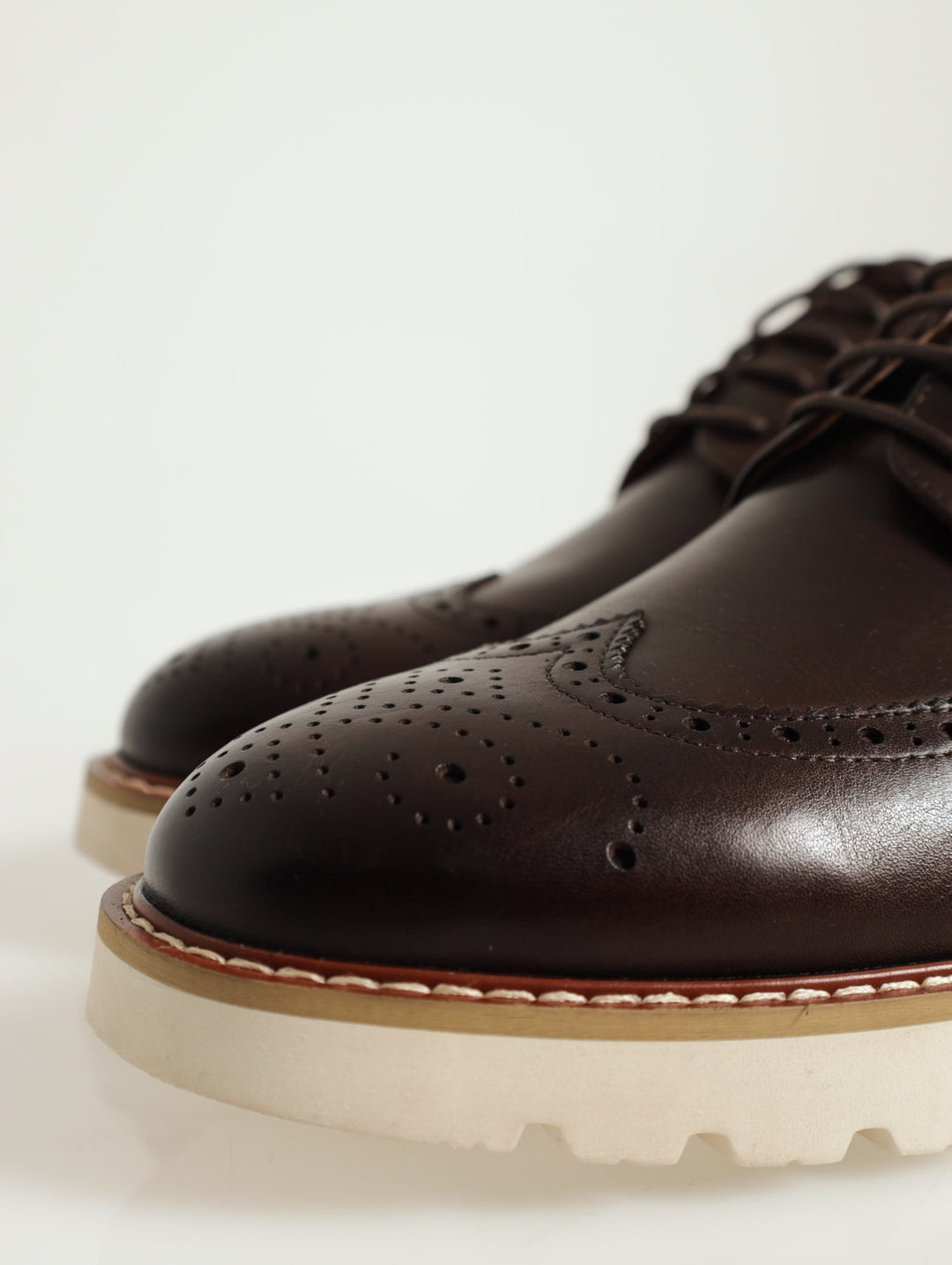 Brogue Smart Casual Lace-Up With White Sole - Chocolate