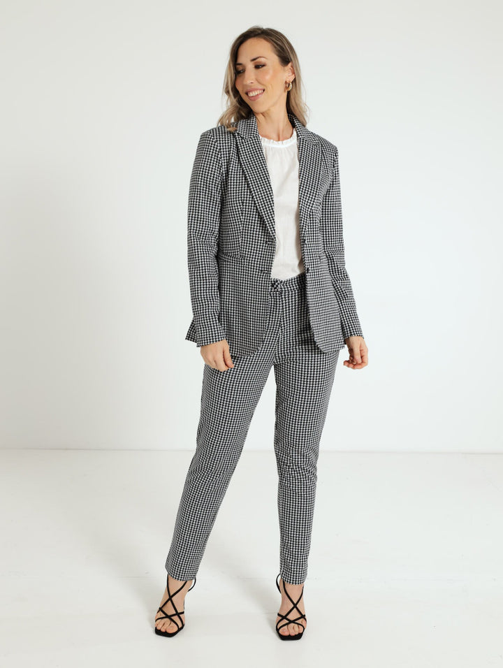 2 Button Welt Pocket Blazer - Black/White