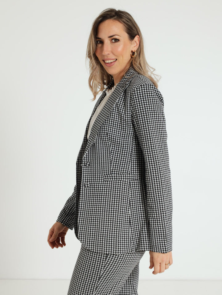 2 Button Welt Pocket Blazer - Black/White