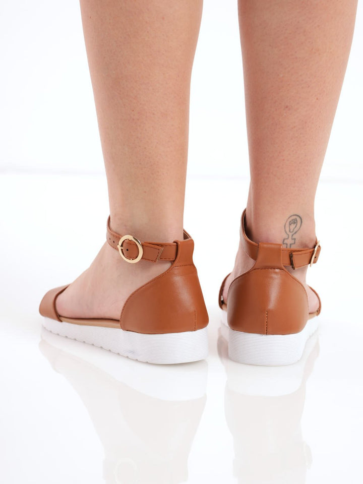 Ladies Closed Quarter Low White Wedge Sandal - Tan