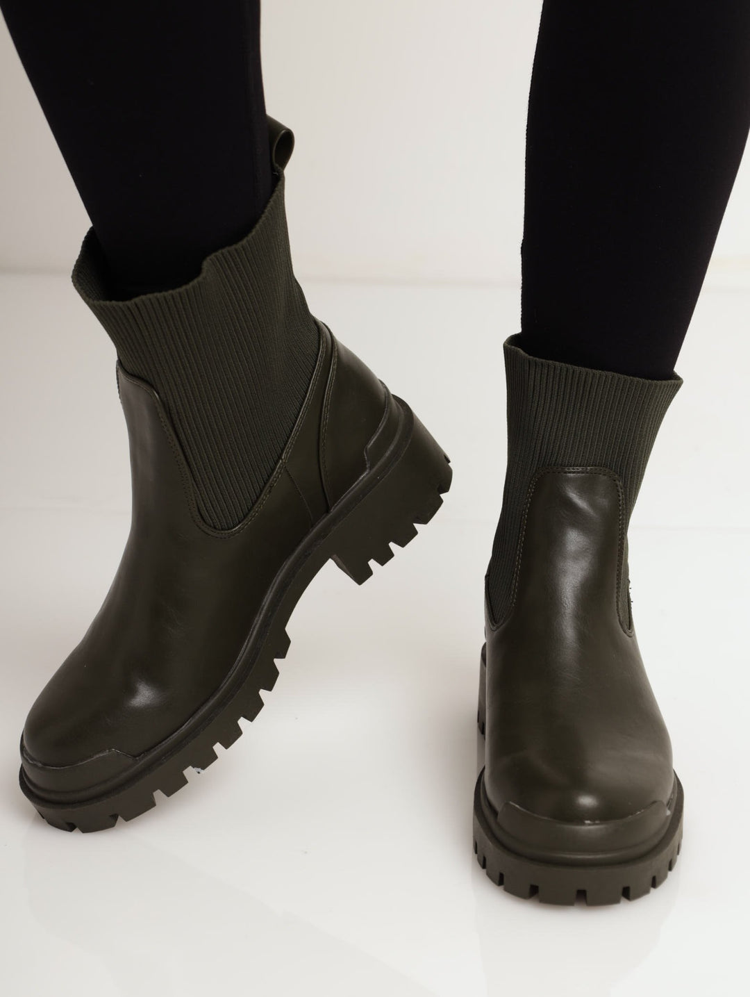 Ladies Ribbed High Ankle Boot On Chunky Sole - Fatigue