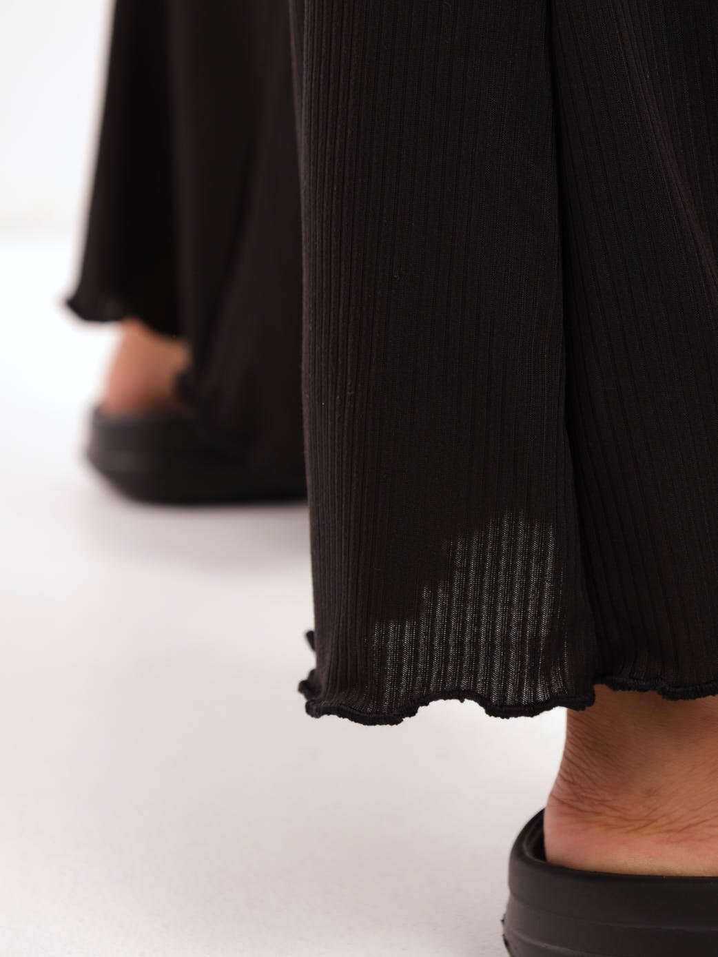 Ladies Crinkle Knit Flare Leg Pant - Black