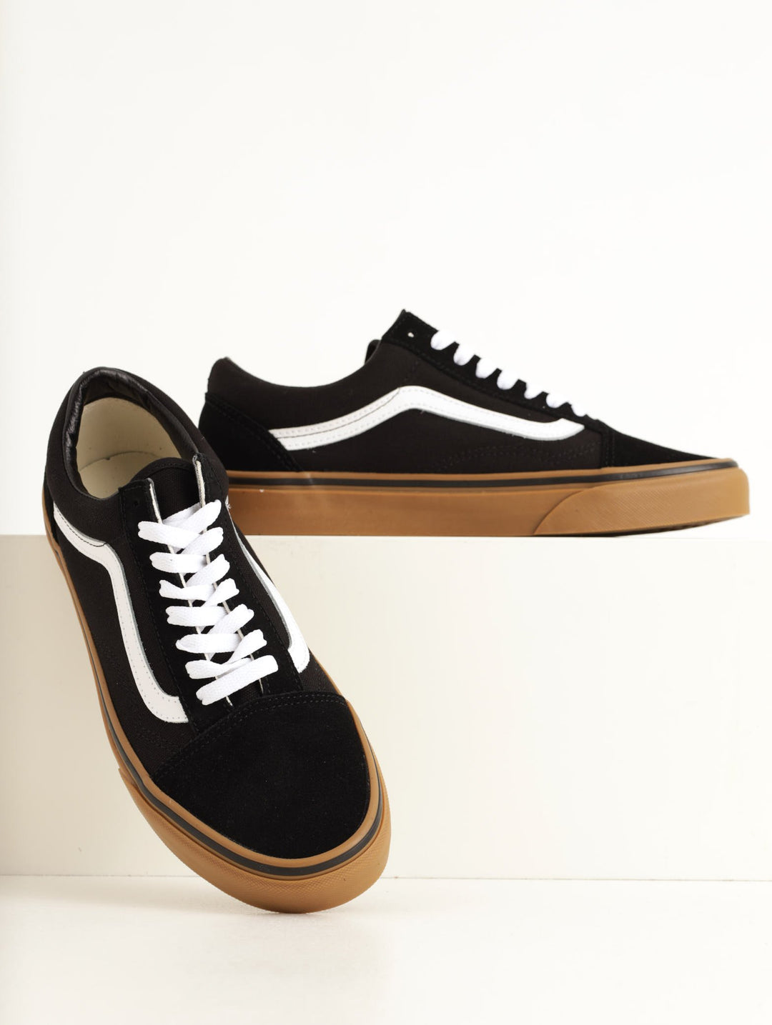 Men's Old Skool Gum Sneaker - Black