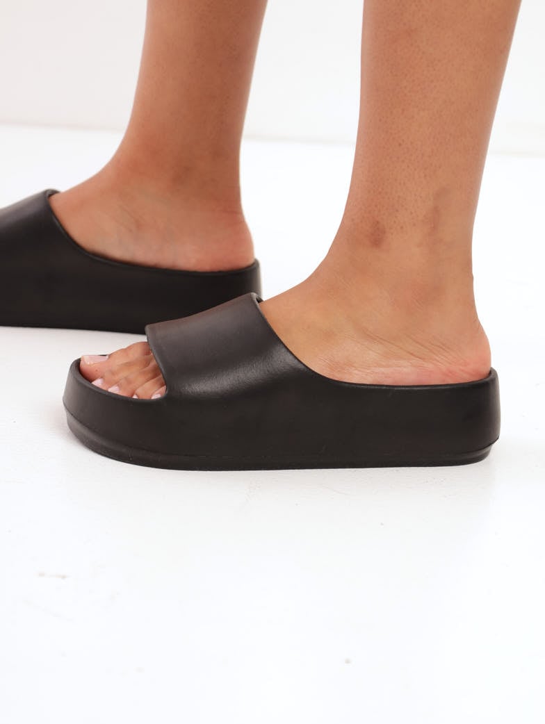 Ladies Basic Moulded Platform Sandal - Black