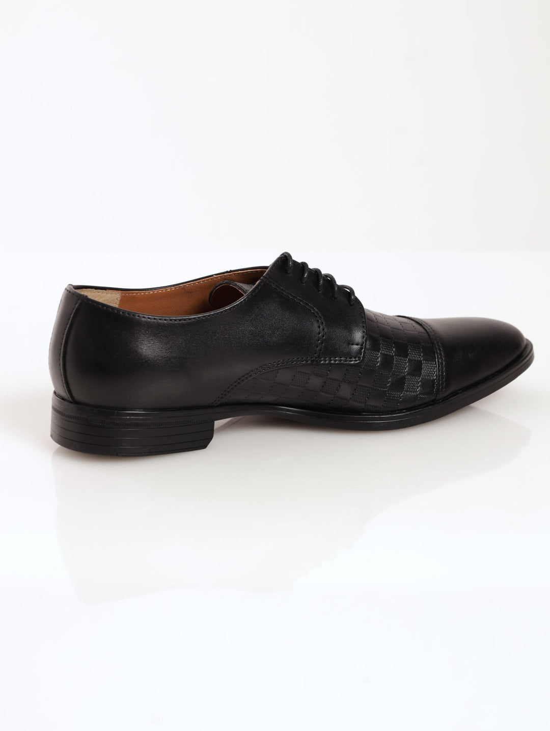 Men's Textured Detail Vamp Shoe With Plain Toe Cap - Black