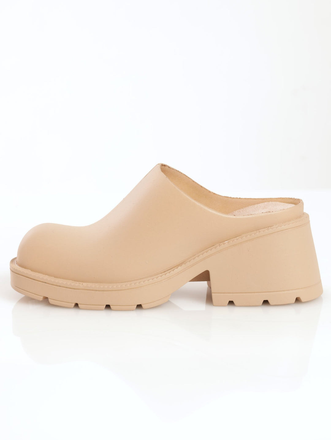 Ladies Chunky Moulded Clog Shoe - Natural