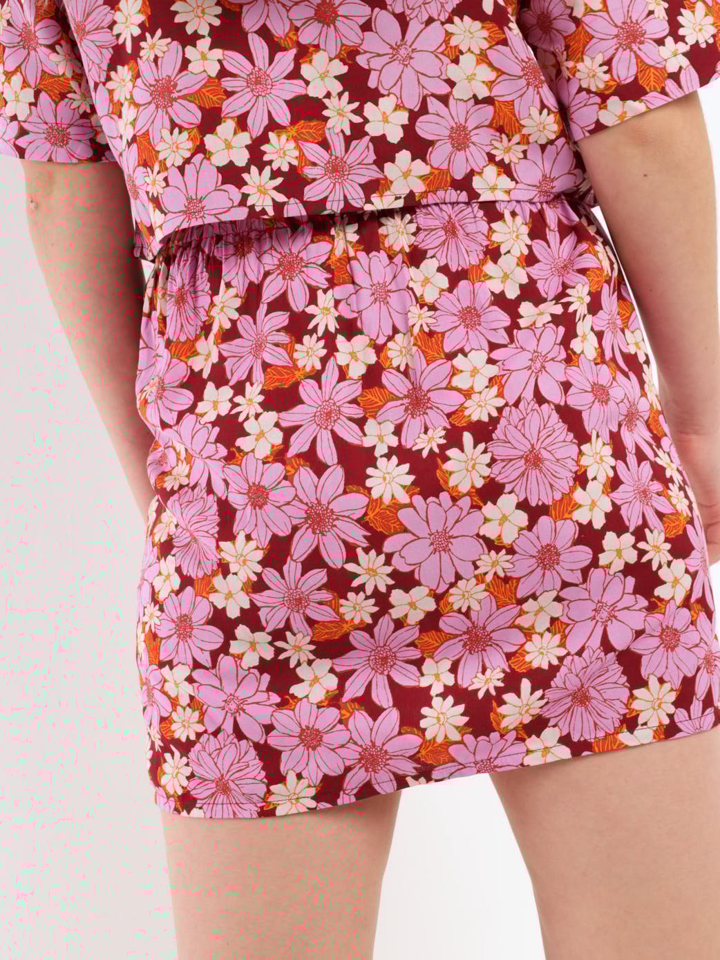 Ladies Mini Skirt With Slits - Floral