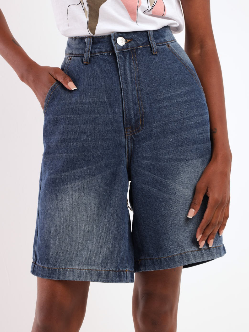 Ladies Classic Straight Bermuda Short - Mid Blue