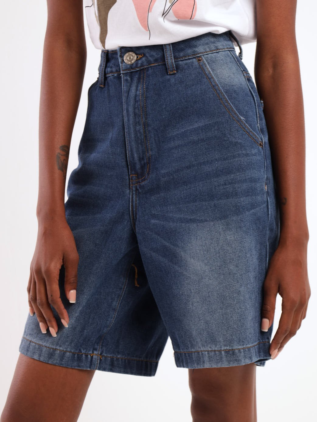 Ladies Classic Straight Bermuda Short - Mid Blue