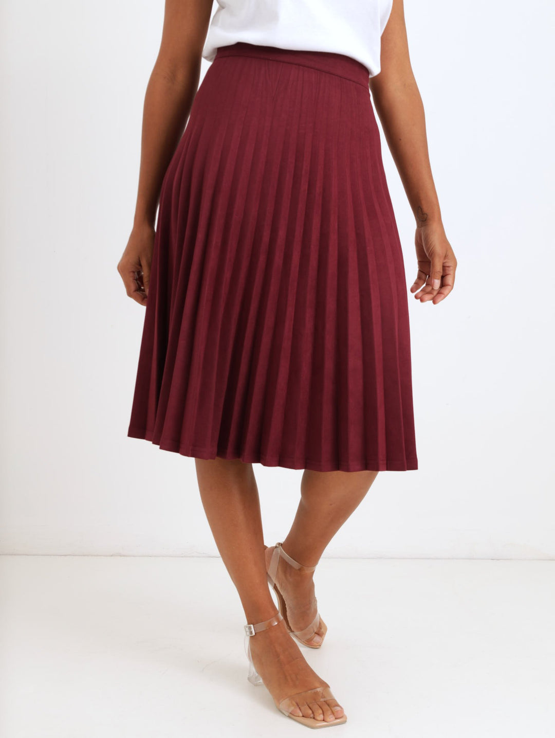 Ladies Pleated Suede Skirt - Burgundy