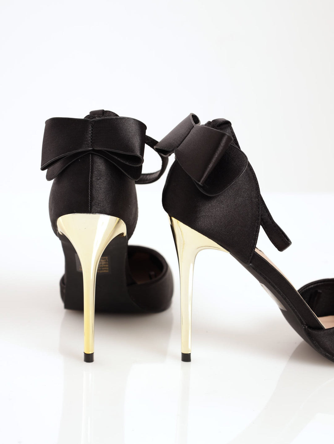 Ladies D'Orsay Back Bow Pointed Court On Metal Stile Heel - Black