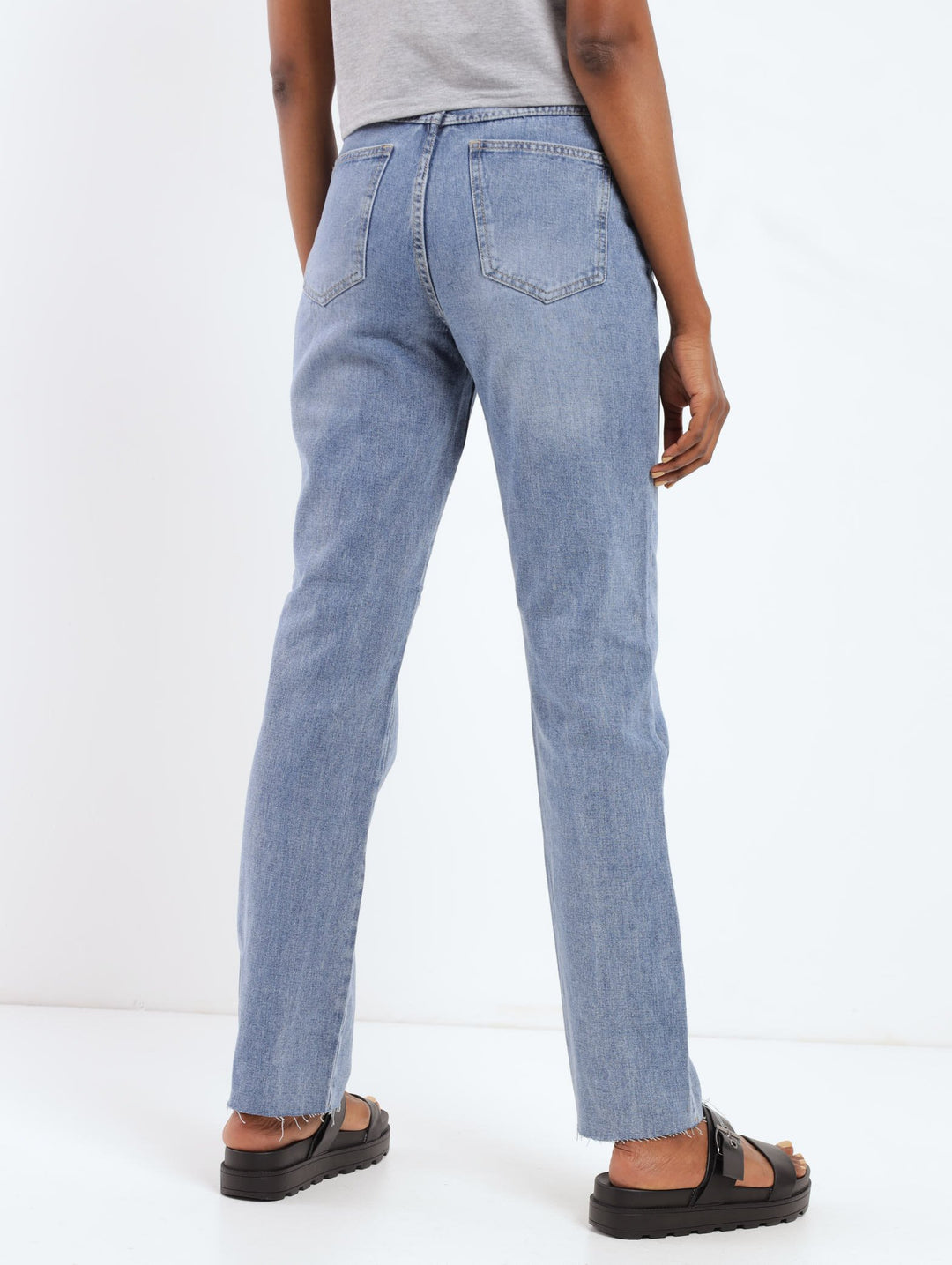 Ladies Stonewash Hi-Waist Straightleg Long Denim Jean