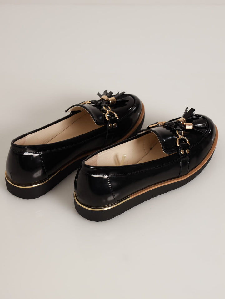 Ladies Metal Trim Loafer With Tassle Detail - Black